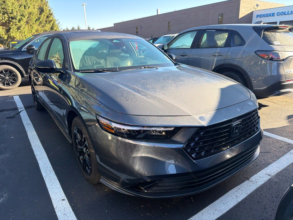 Used 2025 Honda Accord SE image 4