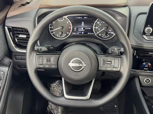 Used 2023 Nissan Rogue SV FWD image 17