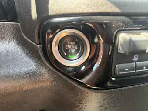 Used 2025 Chevrolet Silverado 1500 LT AWD/4WD image 32