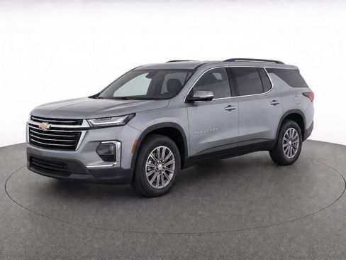 Used 2023 Chevrolet Traverse Premier FWD image 3