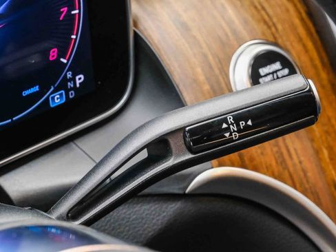 Certified 2025 Mercedes-Benz GLC 300 image 19