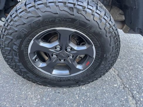 Used 2020 Jeep Gladiator Rubicon image 4