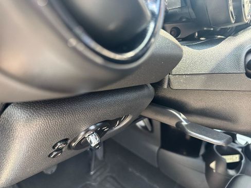Used 2018 MINI Cooper S FWD image 26