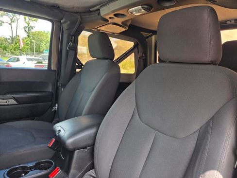 Used 2016 Jeep Wrangler Sport image 24