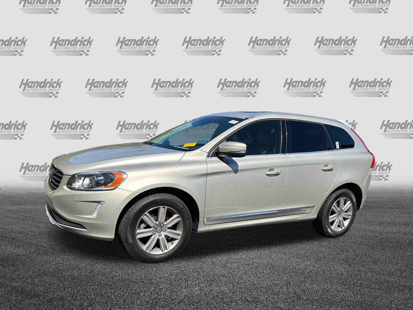 Used 2017 Volvo XC60 T5 Inscription w/ Preferred Option Package FWD image 9