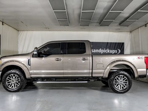 Used 2019 Ford F250 Lariat w/ Lariat Value Package AWD/4WD image 11