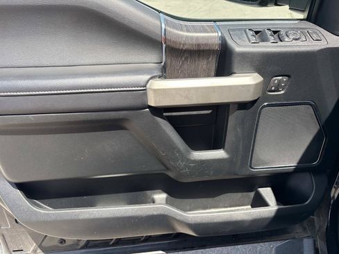 Used 2021 Ford F250 Lariat w/ Lariat Ultimate Package AWD/4WD image 13