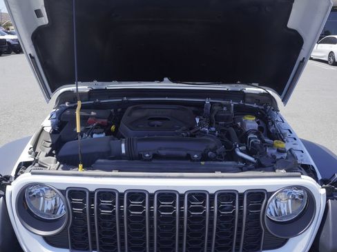 Used 2026 Jeep Wrangler Unlimited Sport AWD/4WD image 5