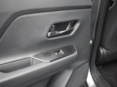 Used 2025 Nissan Kicks S image 15