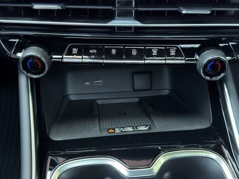 New 2026 Chevrolet Traverse Z71 AWD/4WD image 16