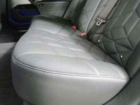 Certified 2023 BMW 740i w/ Parking Assistance Package RWD image 15