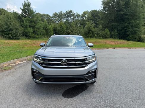 Used 2021 Volkswagen Atlas SE w/ Panoramic Sunroof Package FWD image 2