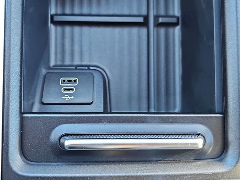 New 2026 Ford Expedition Platinum w/ Driver's Package image 27