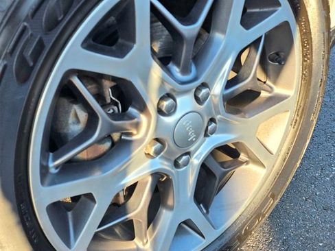 Used 2018 Jeep Grand Cherokee Limited image 7