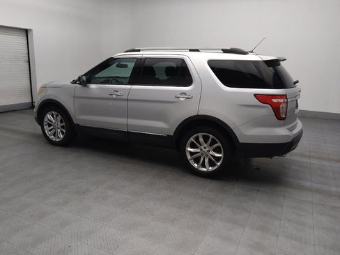 Used 2015 Ford Explorer XLT w/ Equipment Group 202B image 3