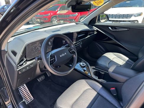 Used 2023 Kia Niro Wave w/ Wave Preserve Package FWD image 27