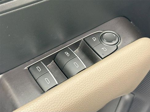 Used 2023 GMC Canyon Denali image 30