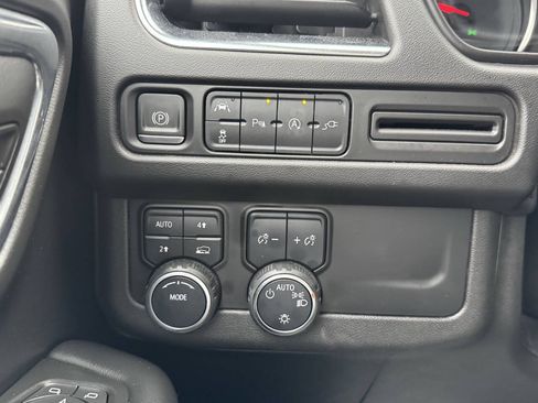 Used 2022 Chevrolet Tahoe 4WD image 56