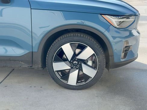 Certified 2023 Volvo XC40 Recharge Ultimate image 11