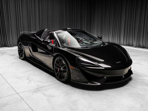 Used 2019 McLaren 570S Spider RWD image 16
