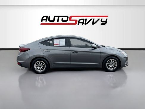Used 2019 Hyundai Elantra SE FWD image 8