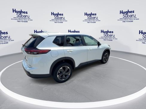 Used 2024 Nissan Rogue SV AWD/4WD image 11