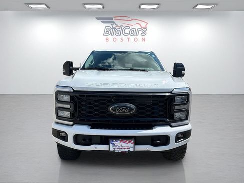 Used 2025 Ford F350 Lariat w/ Lariat Ultimate Package AWD/4WD image 2