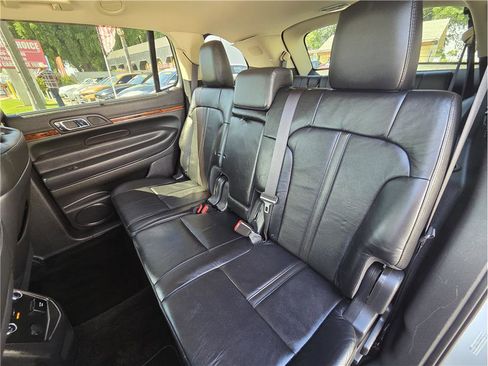 Used 2018 Lincoln MKT AWD w/ Technology Package image 10