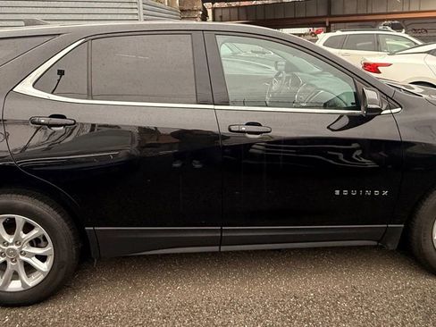 Used 2019 Chevrolet Equinox LT w/ Driver Convenience Package image 4