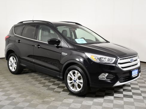 Used 2019 Ford Escape SEL image 4