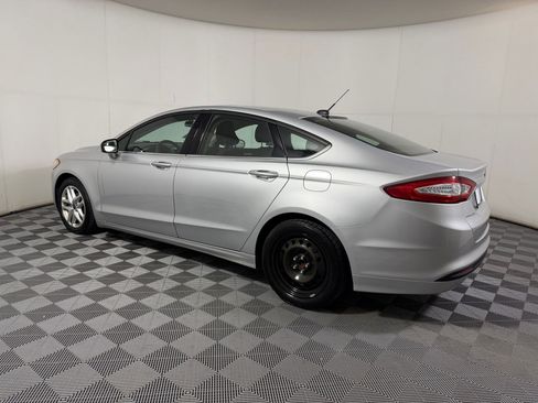 Used 2016 Ford Fusion SE FWD image 22