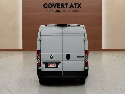Used 2025 RAM ProMaster 2500 w/ Convenience Group FWD image 4