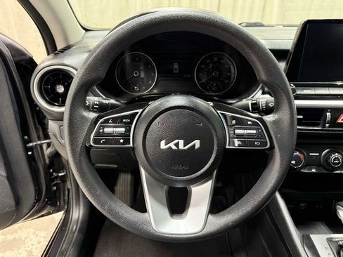 Used 2022 Kia Forte LXS FWD image 10