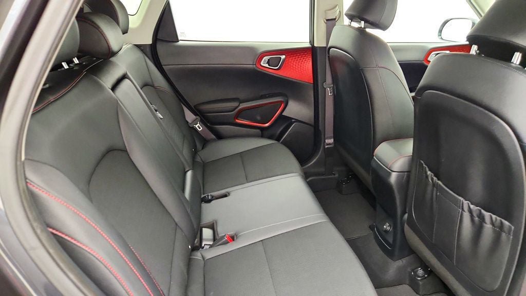 Used 2022 Kia Soul Turbo FWD image 23