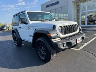 Used 2025 Jeep Wrangler Sport video 2
