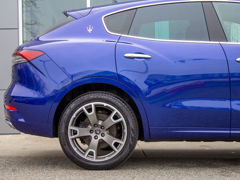 Used 2023 Maserati Levante GT AWD/4WD image 6