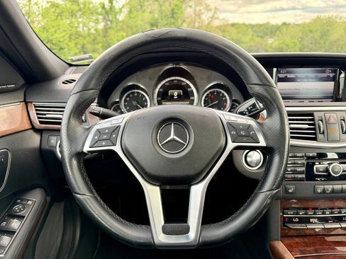 Used 2013 Mercedes-Benz E 350 4MATIC Sedan image 14