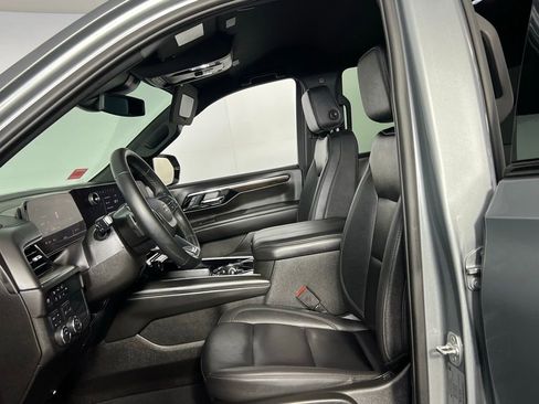 Used 2025 Chevrolet Tahoe Z71 image 22