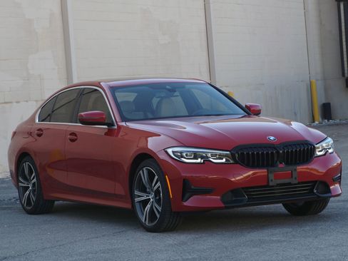 Used 2021 BMW 330i xDrive Sedan w/ Driving Assistance Package AWD/4WD image 3