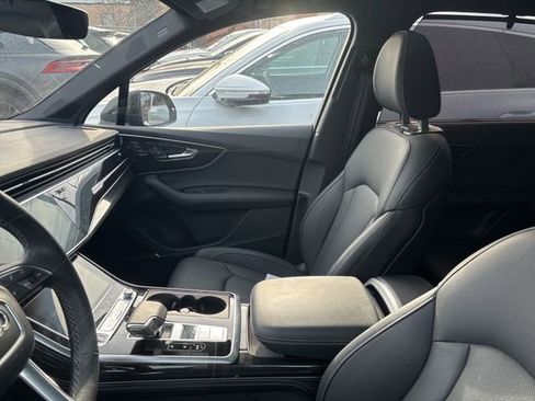 Used 2025 Audi Q7 3.0T Prestige w/ Prestige Package image 4