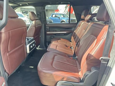 Used 2022 Ford Expedition Max Limited image 16