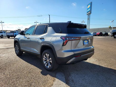 New 2026 Chevrolet Equinox LT FWD image 3