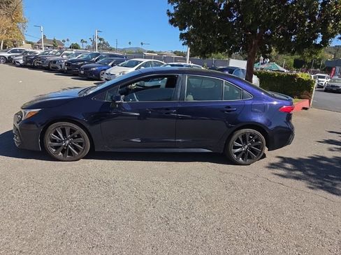 Used 2024 Toyota Corolla SE w/ SE Premium Package FWD image 2