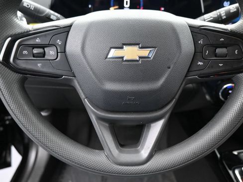 Used 2025 Chevrolet Trax LT FWD image 27
