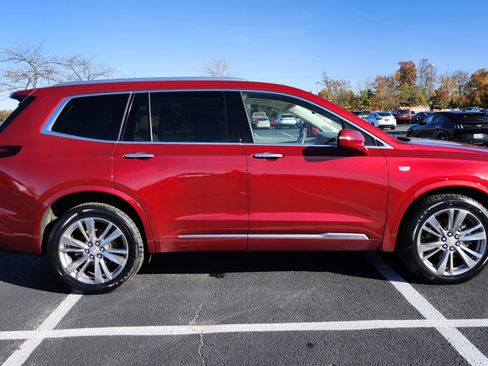 Used 2023 Cadillac XT6 Premium Luxury image 12