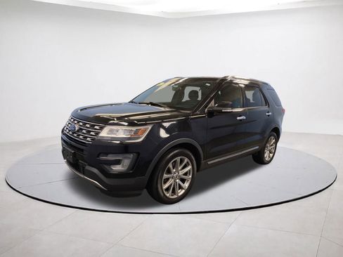 Used 2017 Ford Explorer Limited image 3