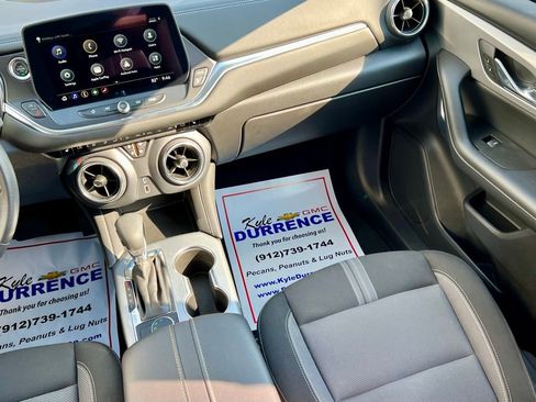 Used 2025 Chevrolet Blazer LT image 17