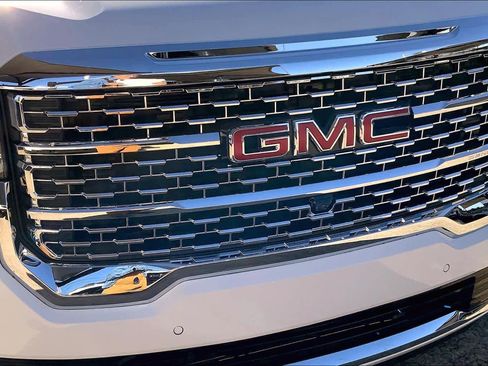 Used 2021 GMC Acadia Denali image 28