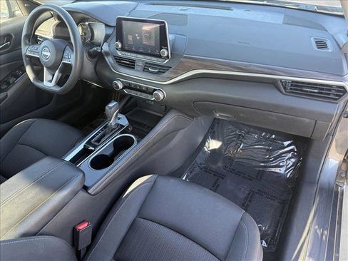 Used 2023 Nissan Altima 2.5 SV image 13