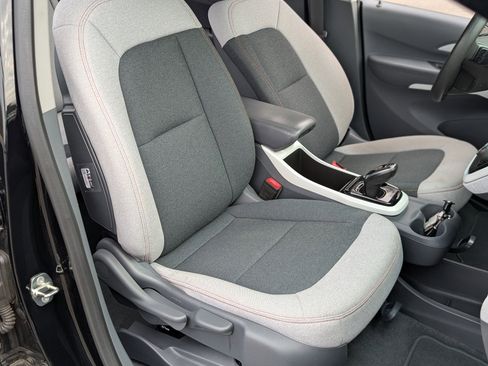 Used 2018 Chevrolet Bolt LT image 20